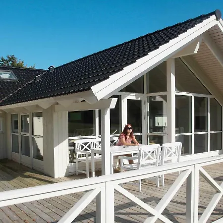 Four-bedroom Holiday In 1 *