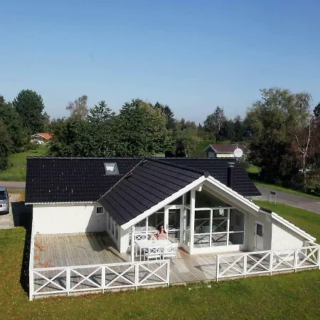 Four-bedroom Holiday In 1 * Skibby